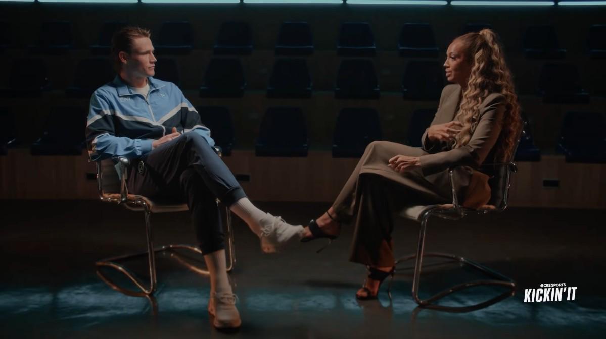 小麥：看自己的倒鉤肯定有500遍了；不同意曼聯(lián)有問題的說法