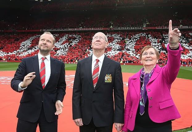 郵報(bào)：曼聯(lián)員工曾打趣伍德沃德，更換一卷廁紙都要請(qǐng)示格雷澤